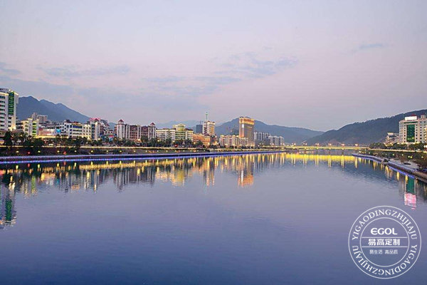 可以在縣城開定制衣柜專賣店嗎？