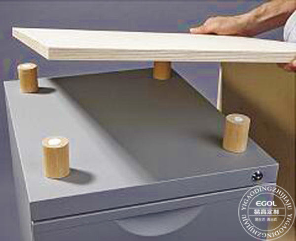  家居定制實(shí)木衣柜名牌我們需要注意些什么問題？