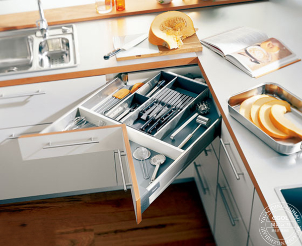  廚房小，定制櫥柜怎么設(shè)計才能省空間？