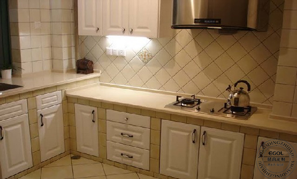 磚砌櫥柜和整體櫥柜哪個好？