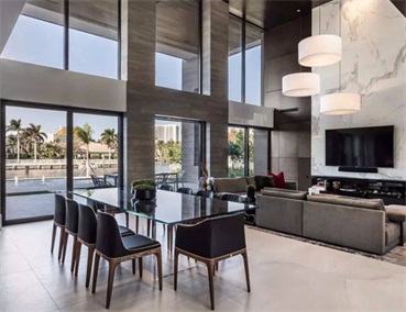 享受設(shè)計美感，挑空客廳的裝修指南！