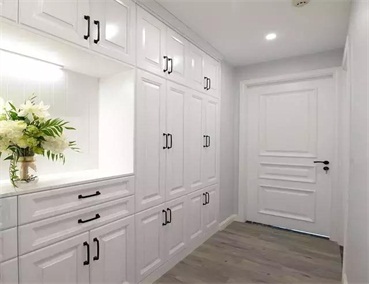 鞋柜發(fā)霉發(fā)臭怎么辦？易高家居一招教你解決