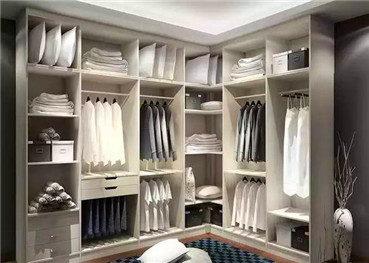 定制衣柜價(jià)格高的原因在哪？