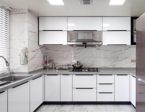  定制櫥柜消費(fèi)者最應(yīng)該注意什么？聽易高家居解析！